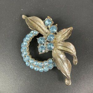 Vintage Silver Tone Floral Brooch Pendant Icy Blue Rhinestones Tropical Flower W
